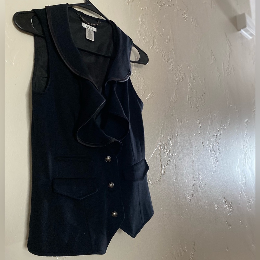 Cache’| Small| Black ruffle trim vest| Great Condition.